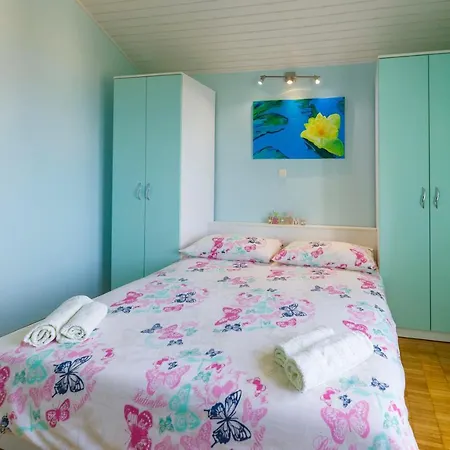Neda 3* Makarska