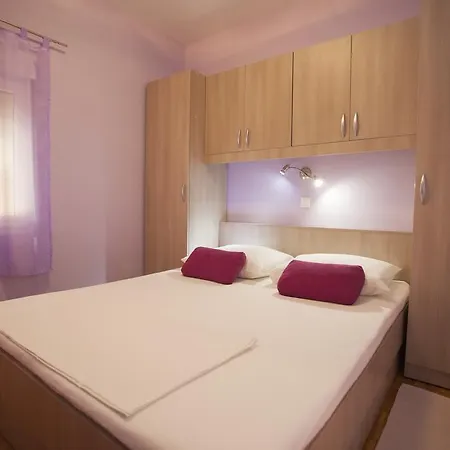 威拉内达酒店 3* 马卡尔斯卡