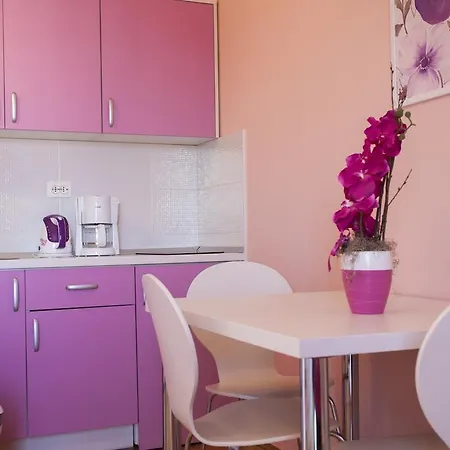 威拉内达酒店 3*