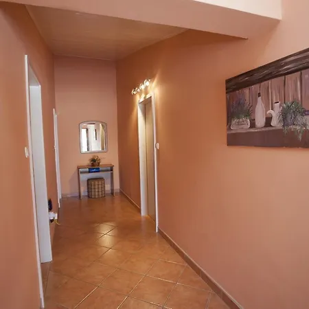 Neda 3* Makarska