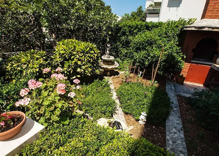 Neda Pensionat Makarska